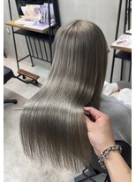 イキプラスディードットログ 大和八木駅前店(ikii+D.Log)&nbsp;シルバーベージュ グレージュ