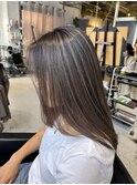 ハイライト/ベージュカラー/レイヤーカット
