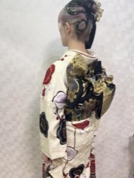 エレガントリゾート グレイスヘアーの写真/【電話予約のみ◎】一生に一度の大切な日を可愛く華やかに演出!プロの技術で崩れにくい着付けを♪