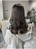 オリーブベージュ