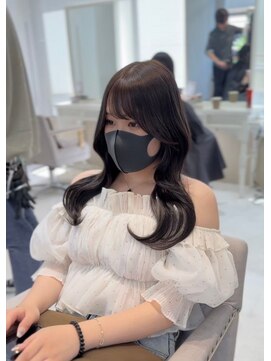 プティ(PUTY) くびれ巻き レイヤーカット 顔まわりカット グレージュ