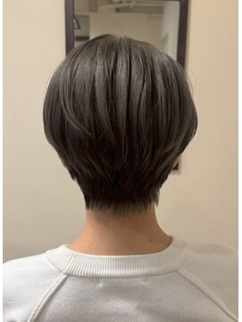 リコ ヘアー(Lico Hair) オリーブグレージュカラー×メリハリショート