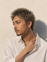 ビビッドオー(vivid/O)&nbsp;ハイトーンショートアップバングくすみベージュ