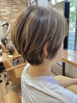 ヴィサージュクルー(VISAGE crew) ハイライトとショートデザイン！