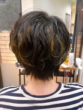 ジラ ヘアアンドメイク(girra HAIR&MAKE) カット＋ハイライト