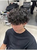 初めてのパーマでも◎ラフで無造作な質感が人気のシャドウパーマ
