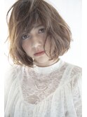 美シルエットのハイライト&ボブ