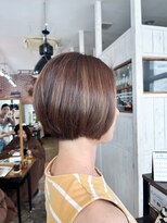 ヘアーループレル(Hair ruup Rell design works)&nbsp;白髪ぼかしハイライト×丸みショートボブ