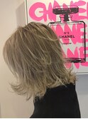 外ハネボブ、ダブルカラー、ハイライト、ベージュカラー