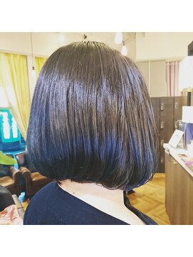 ウノプリール 京橋店(uno pulir) インナーカラーネイビーボブ