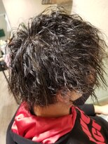 ロッキンヘアー(Rockin' hair) ツイストパーマ　丸み　ひし形　ツーブロック