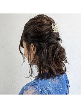 ジェナ(Jena) ふわふわハーフアップ