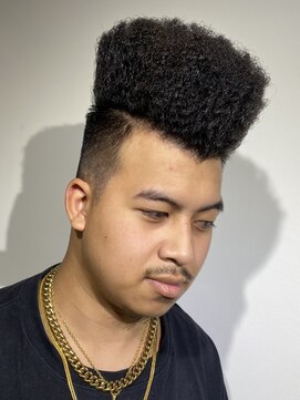 ドルクス 日本橋(Dorcus) 誇張したメンディー　　　　　ボックスアフロ