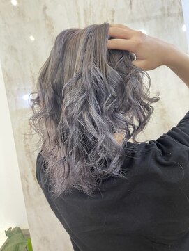 ラビス 浦和(Lovis) 魅力倍増カール/セミディ/シアーカラー/ダークアッシュ/姫カット