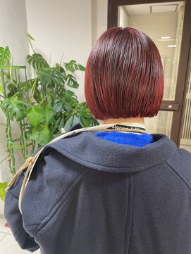 ユーリ(juli) 赤髪ボブ