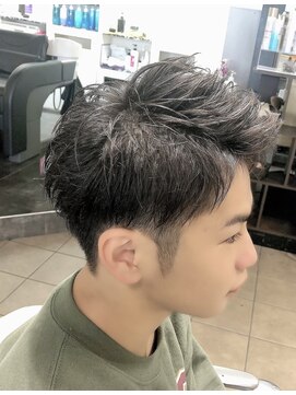 ユニ 江坂(Uni.) メンズ　ツーブロックショートアップバン　ベリーショート