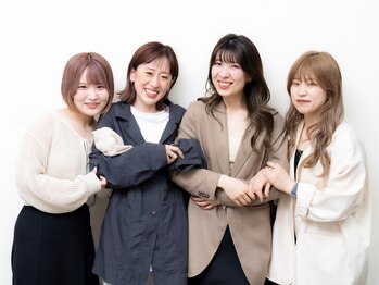 コンフィアンス(confiance)の写真/女性Stylist多数在籍!細かな気遣いと丁寧な接客が人気☆落ち着ける居心地抜群の温かいsalon[confiance船橋]