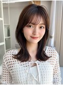 ホワイトグレージュ後れ毛が可愛い顔周りレイヤーミニウルフ