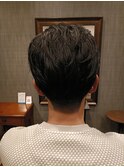 メンズパーマセンターパートスタイル