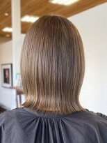 アパートメントヘアー&nbsp;オリーブベージュヘーゼルグレージュブリーチなしダブルカラー