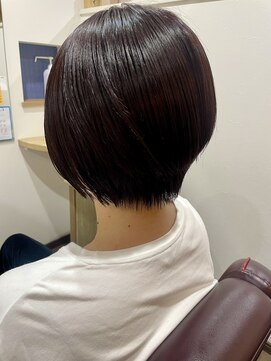 ロア(Roa) ＊タイトなくびれショート×red brown＊