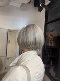 ホワイトシルバー／ケアブリーチ／ハイトーン
