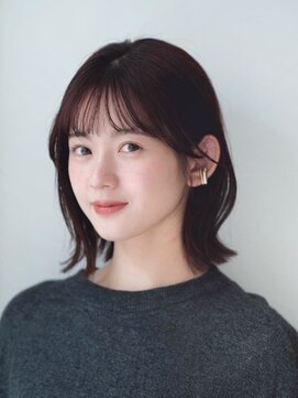 ガーデンヨコハマエスト(GARDEN YOKOHAMA est) ミディアム ワンカール 暗めカラー 外ハネ レイヤー 艶