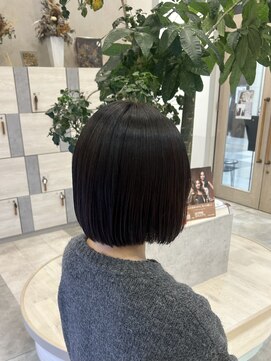 アストレアバイイーリス(ASTRAEA by Iris) ぱつっとボブ