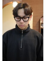 エディ(Edy)&nbsp;ニュアンスパーマセンターパート韓国ヘアカルマヘア眉毛カット