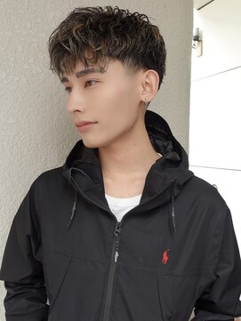 ノラ シブヤ(NORA) ショートフリンジカットテーパーフェードハイライトパーマ短髪