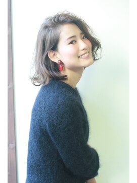 キー(kｅｙ) プラチナカラー、大人ミディ