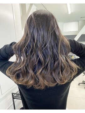 アライブ キチジョウジ(ALIVE Kichijoji) ALIVE吉祥寺 バレイヤージュアッシュブラウンベージュ外ハネボブ