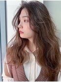 顔まわりレイヤー波ウェーブ_アースカラーくびれヘア_29104