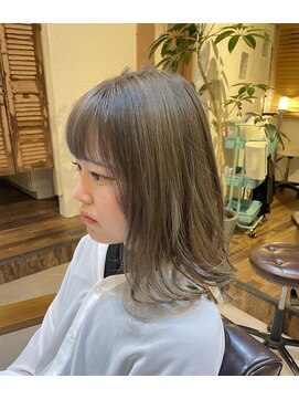 チリンバイロストシティー(Chillin by LOSTCITY) グレージュカラーインナーカラー髪質改善白髪ぼかし縮毛矯カット
