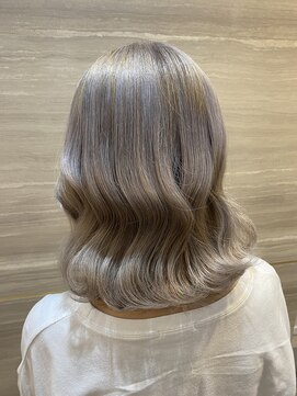 ラビス クローバー(Lovis clover) アッシュグレージュ