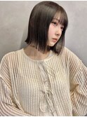 マチルダボブ　前下がり　外ハネ　グレージュ