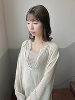 プタリ(putari)&nbsp;透明感たっぷりグレージュカラー