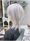 シルバーカラーツーブロックマッシュ ロングウルフカット