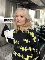 外国人風ホワイトブロンドカラー