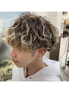 アールモンドヘア新世界 ♯波巻ツイストパーマ