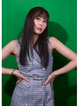 アンアタッシュ(UNE ATTACHE) 派手じゃなくていいやわらかアッシュで見つけた、似合う私らしさ