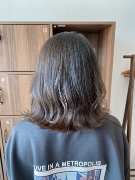 クティエ(Cuthie) ミディアムショート×カラー