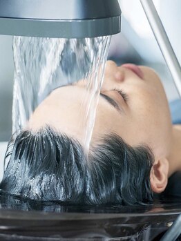 ルピナスの写真/頭身浴で頭皮の汚れを落としてスッキリ☆髪のハリ・ツヤを蘇らせます♪髪も心もリフレッシュできる◎