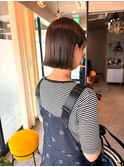 切りっぱなし外ハネボブ/暗めベージュ