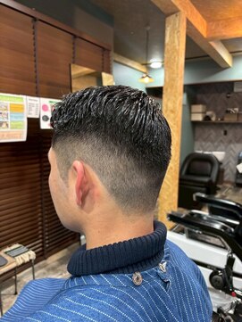 スタンドバーバー 柏(STAND BARBER) MEN’S HAIR/波巻ツイストスパイラル/フェザーパーマ/柏
