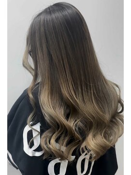 ベージュバレイヤージュ