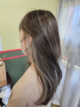 白髪ぼかしハイライト×グレーカラー