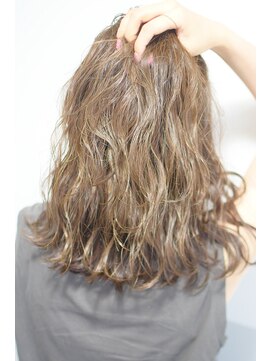 ミエル ヘア 新宿(miel hair) ペールグレージュ×ハイライトmix