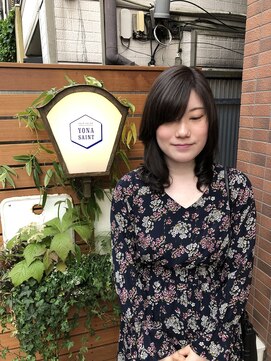 ヨナサン(Yona Saint) アディクシーのサファイアカラー