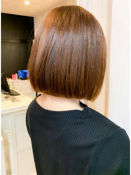 キャアリー(Caary) 福山市人気ふんわり切りっぱなし艶ウエット濡れ髪ボブcaary＾＾